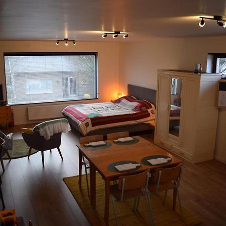 B&B Houten Huis Назарет Екстериор снимка