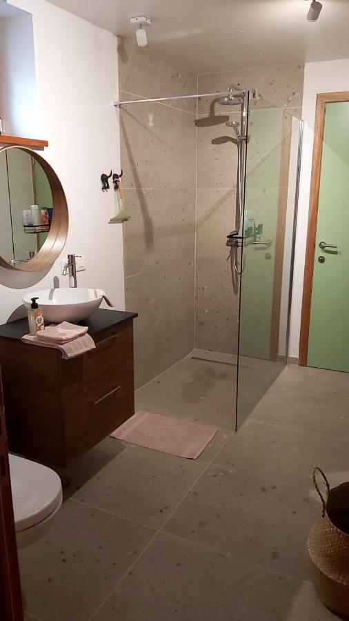 B&B Houten Huis Назарет Екстериор снимка