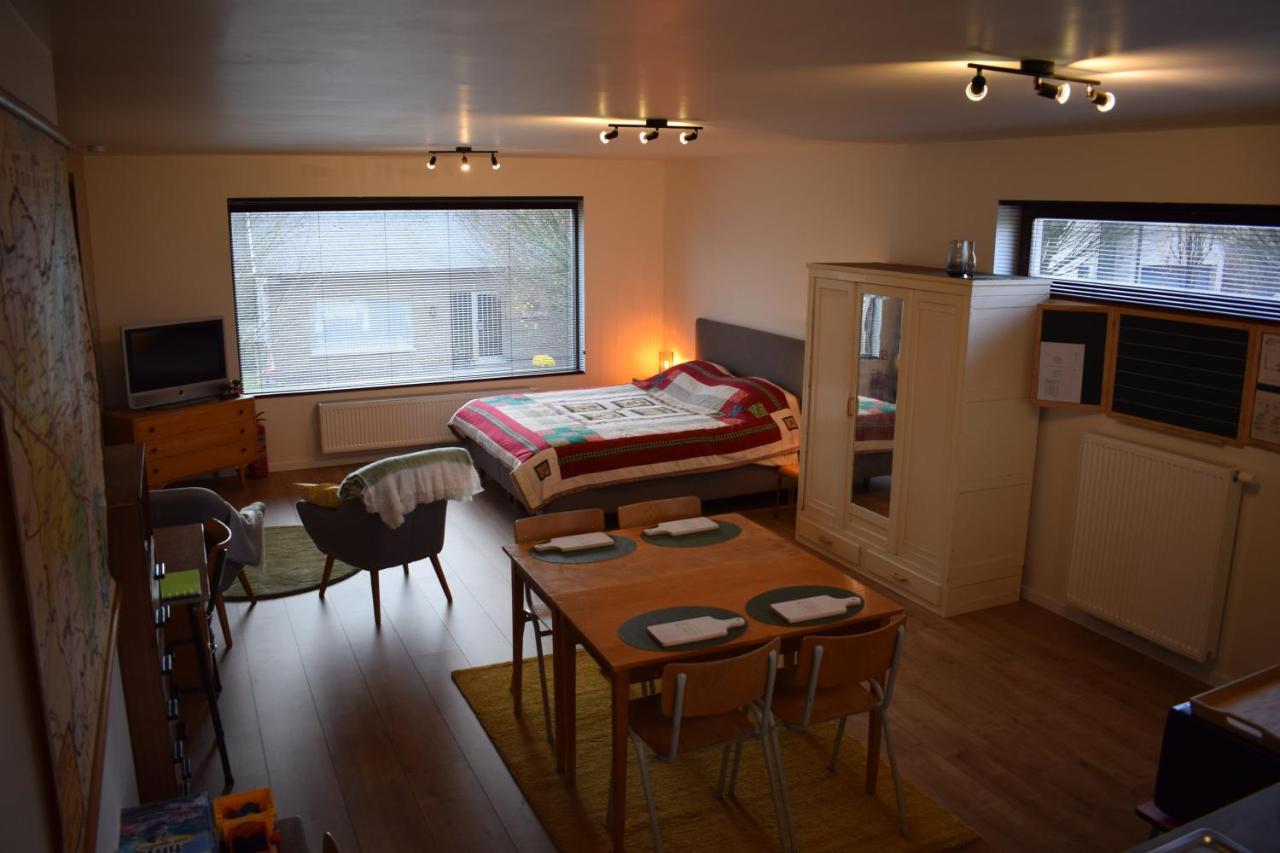B&B Houten Huis Назарет Екстериор снимка