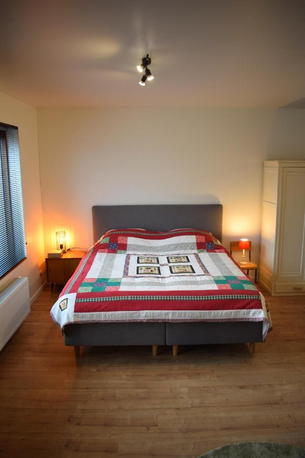 B&B Houten Huis Назарет Екстериор снимка
